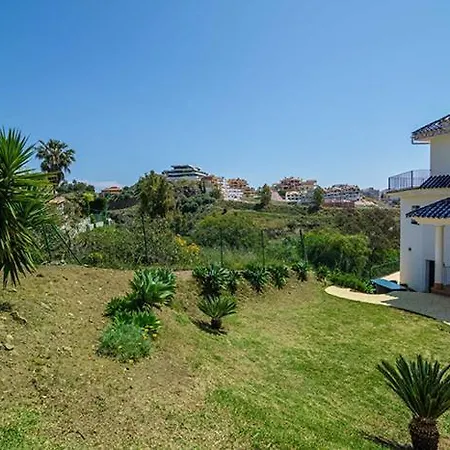 Villa Tranquil 3 Bed With Private Pool + Sea View!